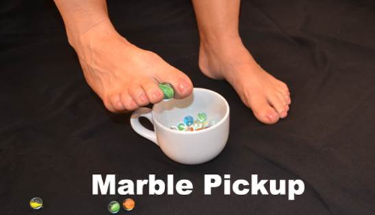 جمع کردن مرمر با انگشتان پا «Marble Pickup»